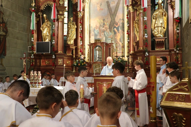 Lipnica Murowana. Msza św. i procesja z modlitwą o rekoronację Lipnickiej Madonny z Dzieciątkiem