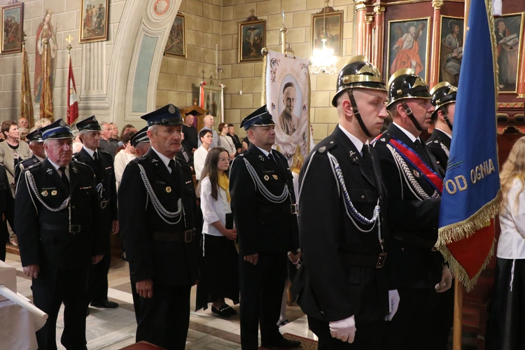 Lipnica Murowana. Msza św. i procesja z modlitwą o rekoronację Lipnickiej Madonny z Dzieciątkiem