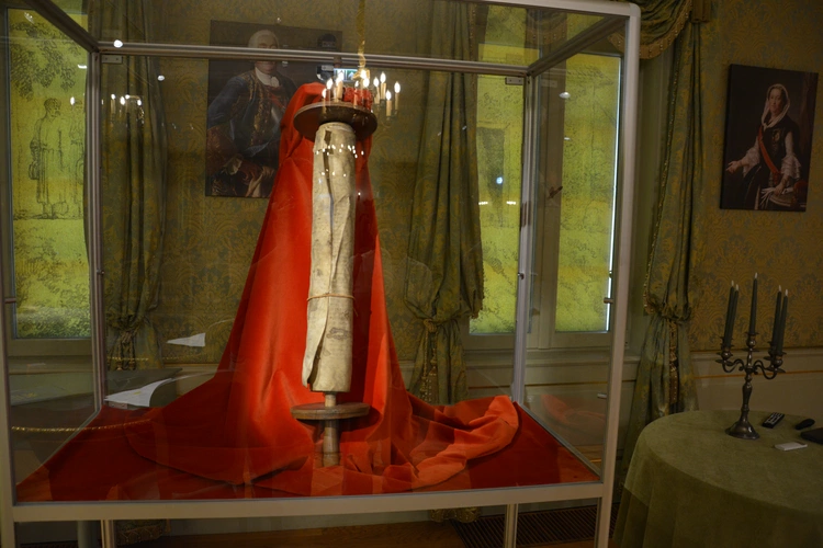 Przekazanie Tory do Muzeum Pałacu Saskiego w Kutnie