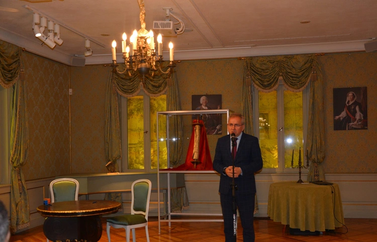Przekazanie Tory do Muzeum Pałacu Saskiego w Kutnie