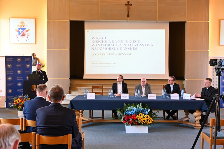 Konferencja historyczna z okazji 100. rocznicy ustanowienia diecezji gdańskiej