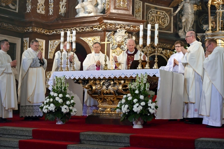 Jubileusz 25-lecia święceń prezbiteratu w świdnickiej katedrze