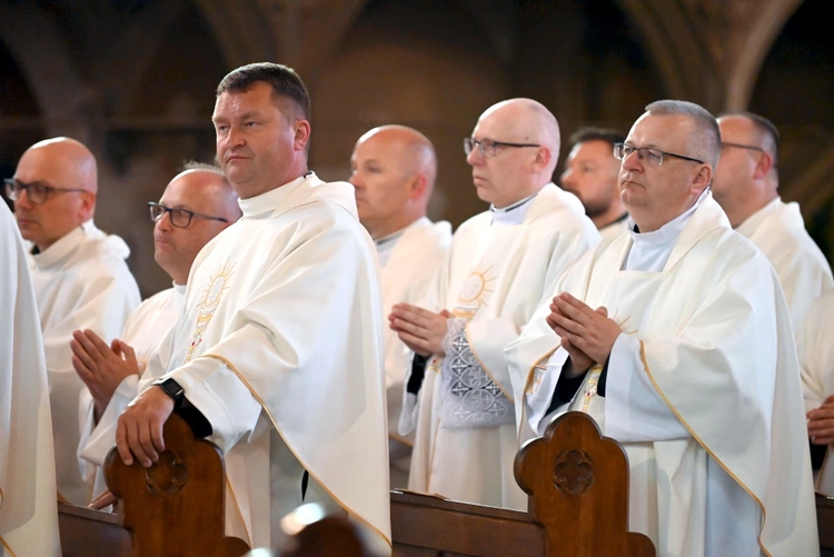 Jubileusz 25-lecia święceń prezbiteratu w świdnickiej katedrze