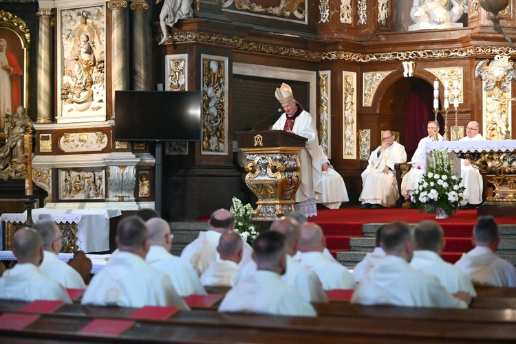 Jubileusz 25-lecia święceń prezbiteratu w świdnickiej katedrze