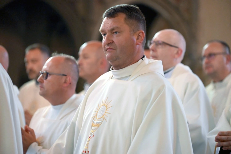 Jubileusz 25-lecia święceń prezbiteratu w świdnickiej katedrze