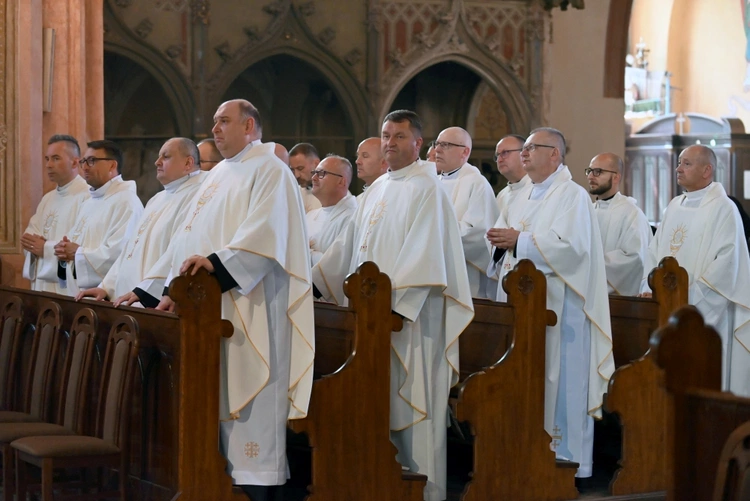 Jubileusz 25-lecia święceń prezbiteratu w świdnickiej katedrze