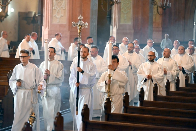 Jubileusz 25-lecia święceń prezbiteratu w świdnickiej katedrze