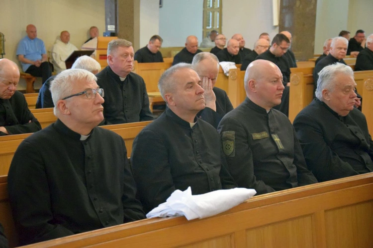 Pielgrzymka kapłańska do skarżyskiej Ostrej Bramy