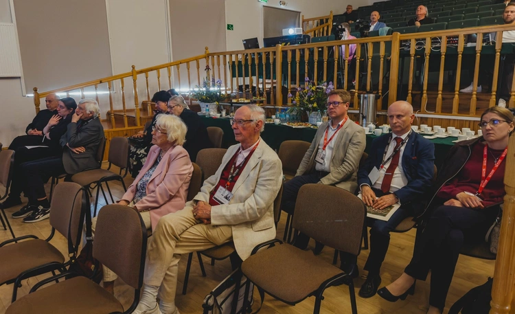 Konferencja naukowa w Klimontowie