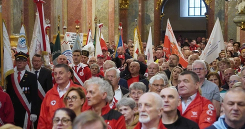 Ratują życie anonimowo. Honorowi Dawcy Krwi na Jasnej Górze