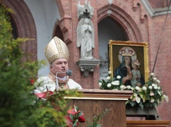 Piekary Śląskie. Bp Krzysztof Nykiel: W tym świętym miejscu, Bóg chce nam powiedzieć coś bardzo ważnego o sobie