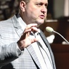 – W dobie rozwoju technologii medycznej trzeba odpowiedzieć na pytanie: „Co jest istotą leczenia?”. Wielu odpowie: diagnoza, zabieg, leki. Nie. Istotą leczenia nadal są obecność i troska – podkreślał Robert.