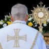 24 godziny dla Pana: od modlitwy młodych do inicjatywy Kościoła