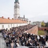 Uczniowie na jasnogórkich wałach