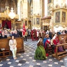 Na Liturgię przybyli mieszkańcy i goście, którzy wspólnie modlili się za miasto.