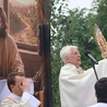Bp Marek Szkudło: Kto przyjmuje chleb żywy, ten niesie w sobie obecność Boga