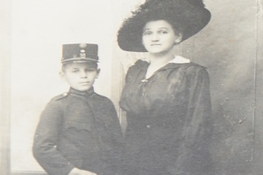 Edmund Wojtyła z matką Emilią