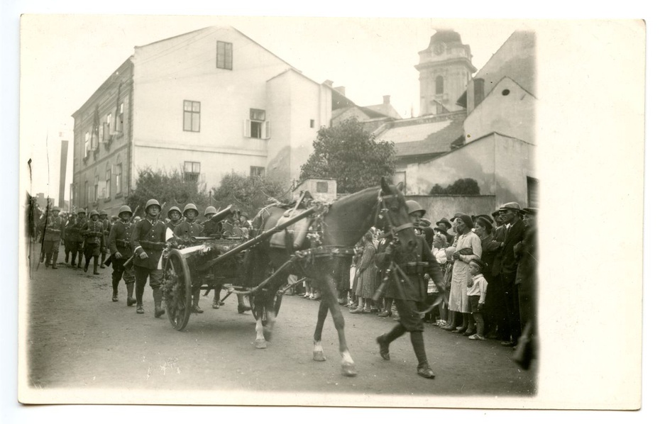 Przekazanie karabinów maszynowych 