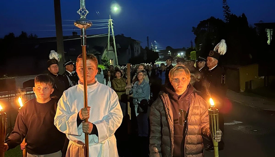 Misje Parafialne 100-lecie Parafii - Droga krzyżowa ulicami parafii