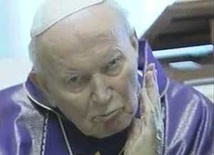Papież w kaplicy kliniki Gemelli po zabiegu tracheotomii