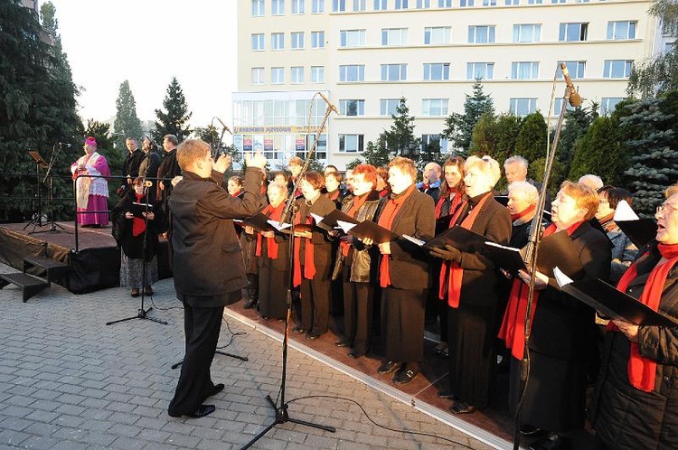 X Dzień Papieski w Gdyni; fot. M. Grabarz i J. Hlades