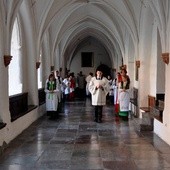 Liturgia wielkopiątkowa z adoracją krzyża 