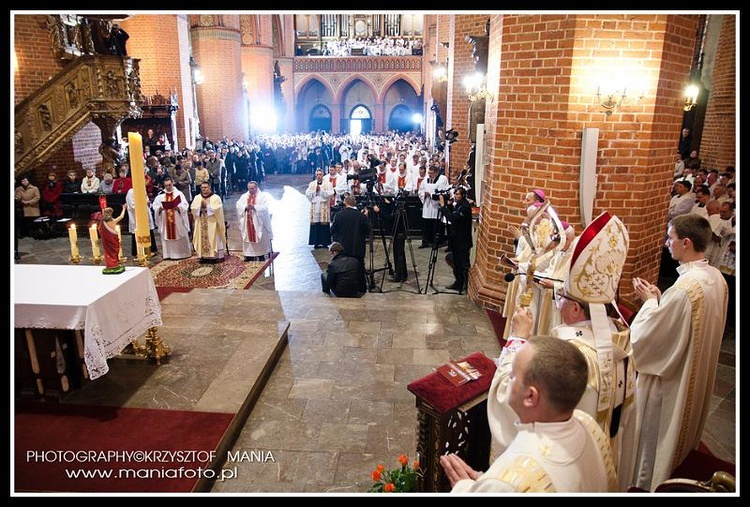  Święcenia biskupie Księdza Biskupa Wiesława Śmigla - Pelplin - foto Krzysztof Mania