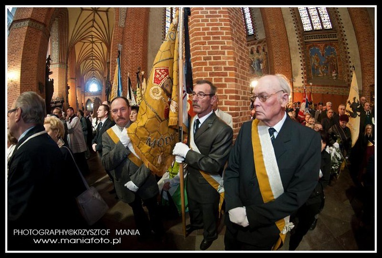 Pogrzeb Śp. Księdza Biskupa Jana Bernarda Szlagi Pelplin - foto Krzysztof Mania