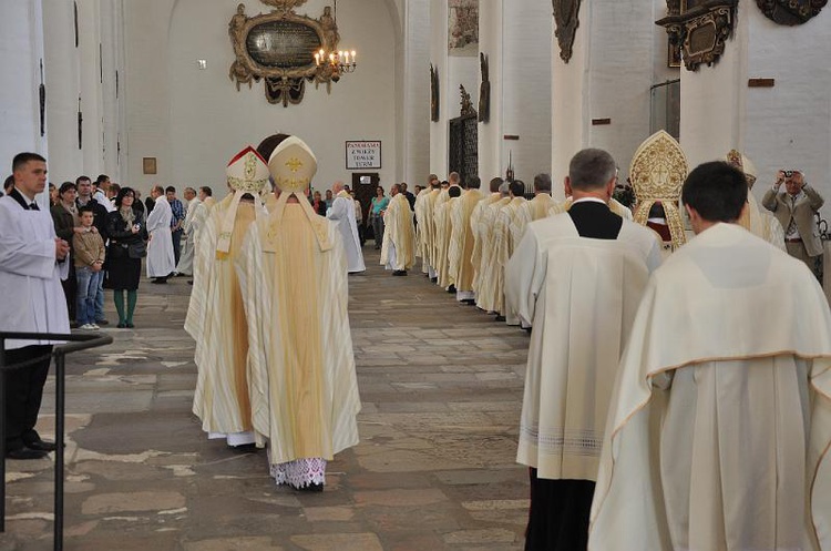 Święcenia Kapłańskie w Archidiecezji Gdańskiej - Bazylika Mariacka w Gdańsku - foto Mateusz Małek