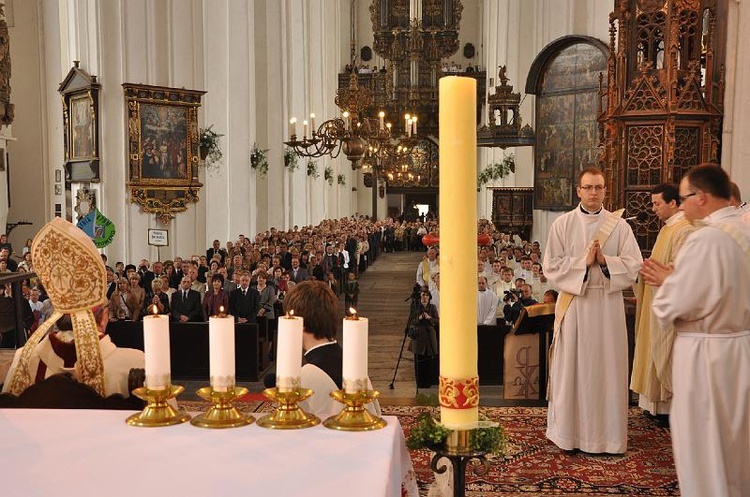 Święcenia Kapłańskie w Archidiecezji Gdańskiej - Bazylika Mariacka w Gdańsku - foto Mateusz Małek