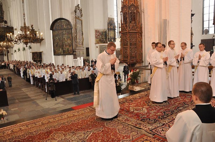 Święcenia Kapłańskie w Archidiecezji Gdańskiej - Bazylika Mariacka w Gdańsku - foto Mateusz Małek