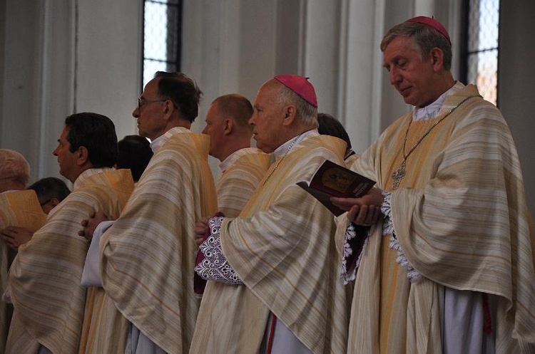 Święcenia Kapłańskie w Archidiecezji Gdańskiej - Bazylika Mariacka w Gdańsku - foto Mateusz Małek