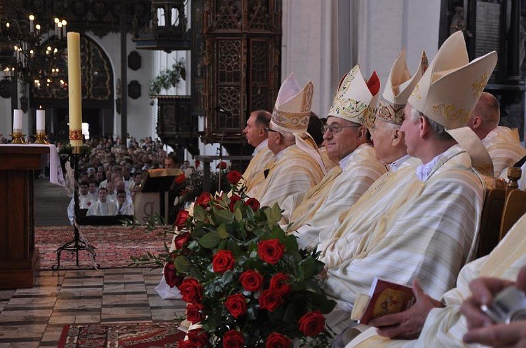 Święcenia Kapłańskie w Archidiecezji Gdańskiej - Bazylika Mariacka w Gdańsku - foto Mateusz Małek